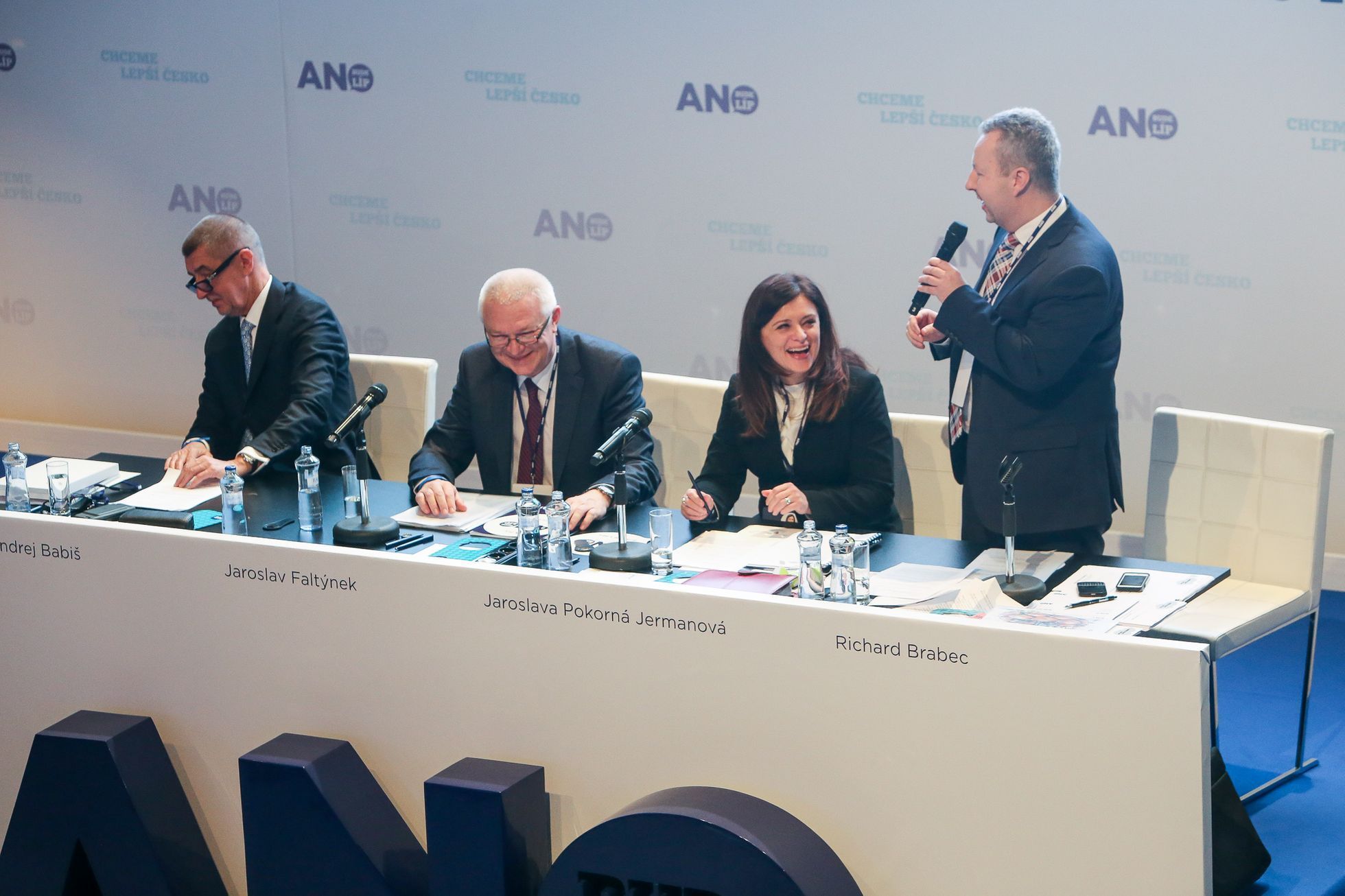 Sjezd hnutí ANO - sobota - zeditované fotky