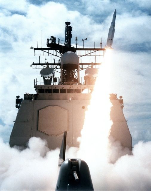 Odpálení rakety z křižníku Vincennes