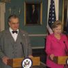Karel Schwarzenberg na tiskové konferenci s Hillary Clintonovou