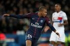Šest vítězství ve francouzské lize v řadě. PSG porazil Lyon díky dvěma vlastním gólům