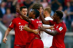 Bayern proti Augsburgu spasila Müllerova penalta