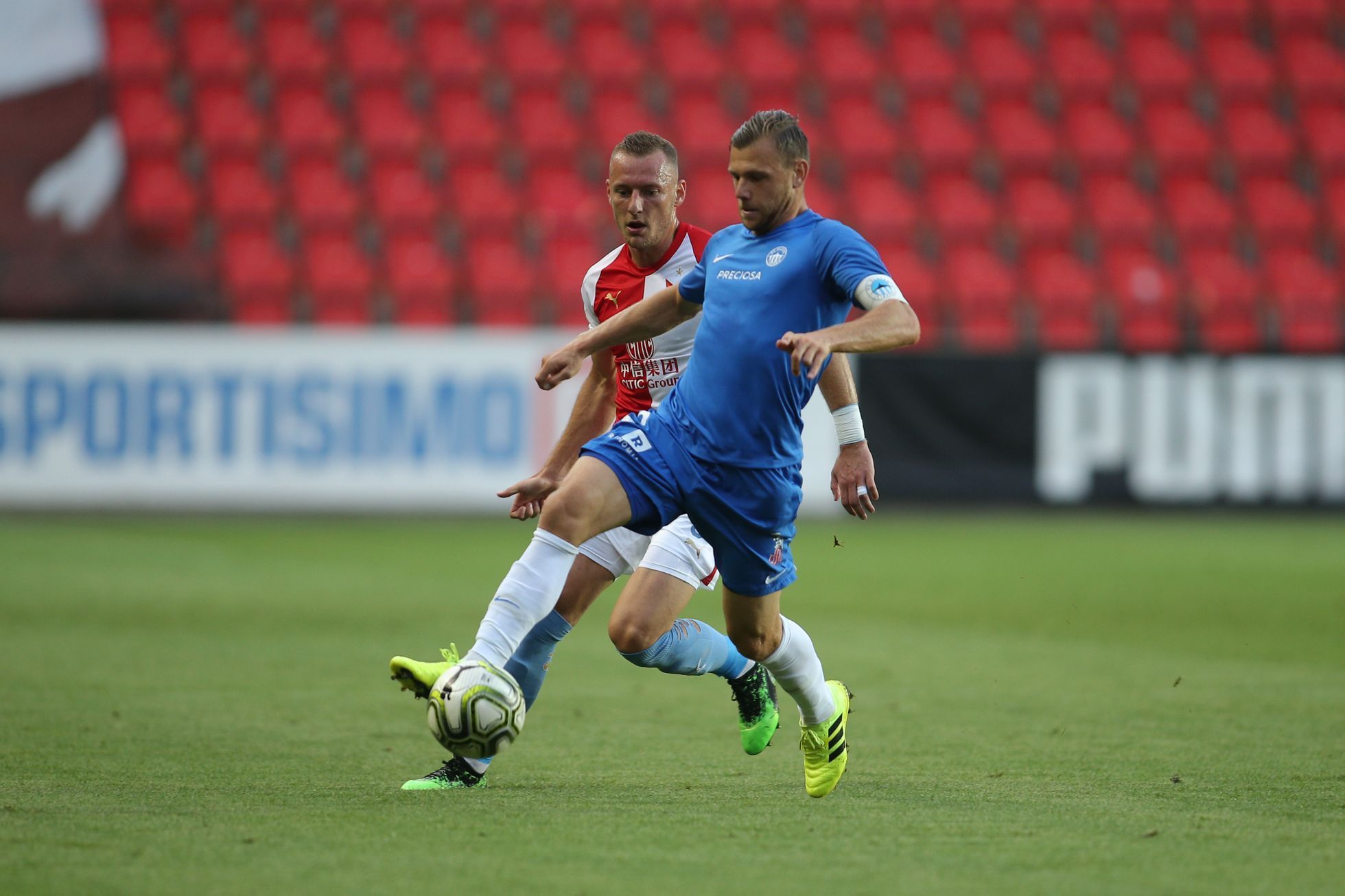 Vladimír Coufal a Radim Breite v zápase 5. kola FL Slavia - Liberec