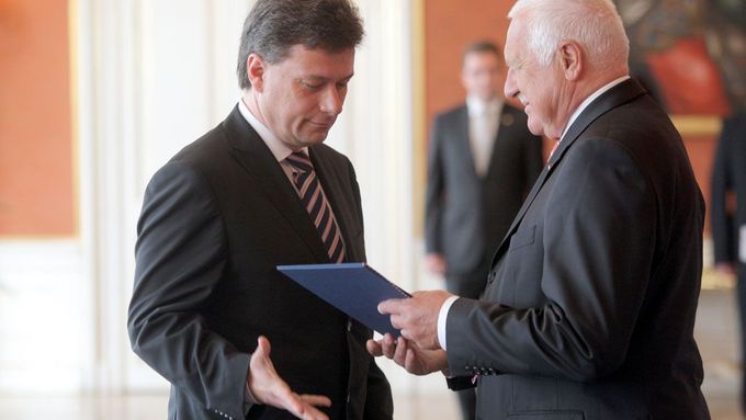 Václav Klaus s ministrem spravedlnosti Pavlem Blažkem.