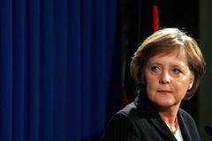 Merkelová v Rusku: Jak na Putina?