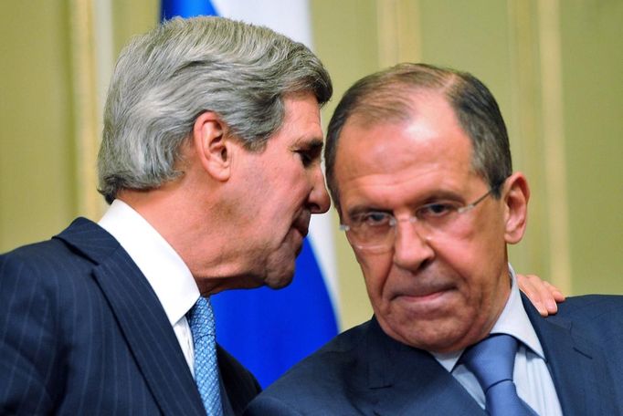 Ministři zahraničí USA a Ruska John Kerry a Sergej Lavrov.