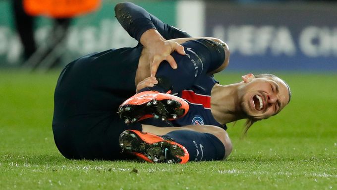 Tak padla Chelsea aneb pařížský hrdina Zlatan okopávaný i skórující