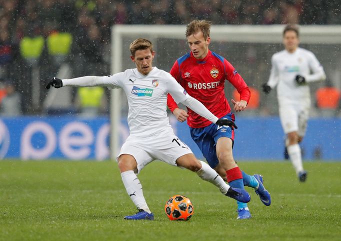 fotbal, Liga mistrů 2018/2019, CSKA Moskva - Viktoria Plzeň, Patrik Hrošovský a Konstantin Kučajev