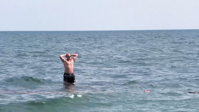 Ukrajinci mají možnost si odpočinout, Oděsa otevřela své pláže pro veřejnost