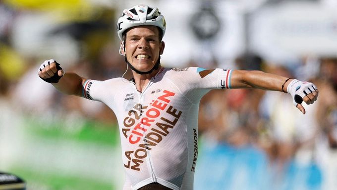 Bob Jungels slaví vítězství v 9. etapě Tour de France 2022