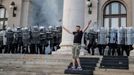 Protivládní demonstrace v Bělehradě v Srbsku během epidemie koronaviru.