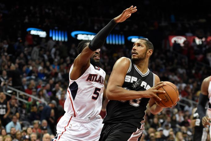 San Antonio Spurs (Boris Diaw) vs. Atlanta Hawks (DeMarre Carroll)