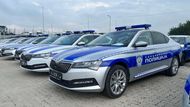 Srbská policie provozuje celkem skoro tři tisíce automobilů Škoda Auto. Nechybí ani Superby, stejně jako Octavie a Scaly.