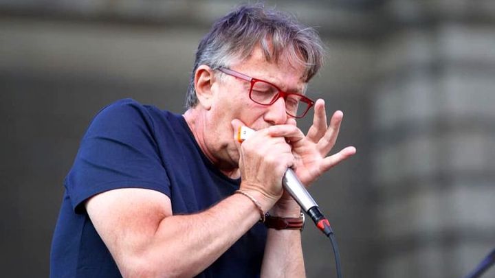 Hudebník Konrád slavil na Blues Alive. Jeho harmonika zní na albech Pražského výběru; Zdroj foto: Blues Alive