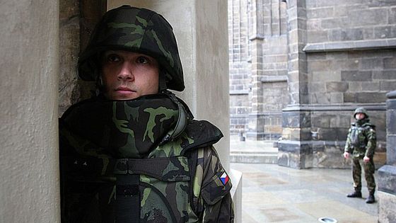 Klíčníci zavřeli korunovační klenoty do komory