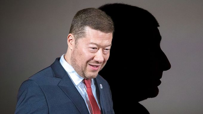 Starosty předběhlo hnutí SPD v čele s Tomiem Okamurou.