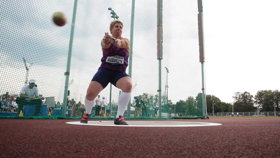 Svaly i těžká náčiní. Fajdek a Wlodarczyková na Zlaté tretře zlepšovali rekordy