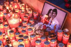 Kuciakova vražda v nás něco zlomila, lidé už nevěří justici a vládě, říkají slavní Slováci v Česku