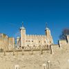 Tower of London, historická pevnost na severním břehu řeky Temže, byla postavena Vilémem Dobyvatelem v roce 1078 jako symbol normanské nadvlády.