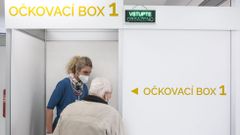 Očkovací centrum Liberecký kraj, očkování, koronavir, důchodci, senioři, zásoby
