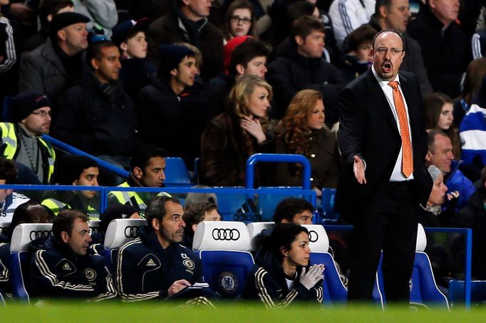 Chelsea - Fulham (kouč domácích Rafael Benítez v akci)