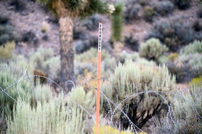 Oblast 51 je tajná vojenská základna v Nevadě, USA. Slouží k testování pokročilých letadel a je předmětem mnoha konspiračních teorií o UFO.