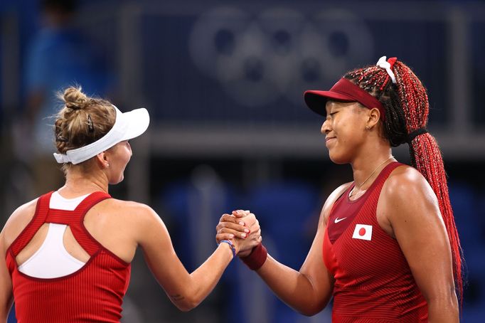 Markéta Vondroušová slaví vítězství v osmifinále s Naomi Ósakaovou na OH 2020