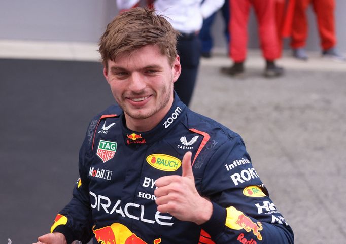 Max Verstappen z Red Bullu slaví vítězství ve VC Španělska F1 2023.