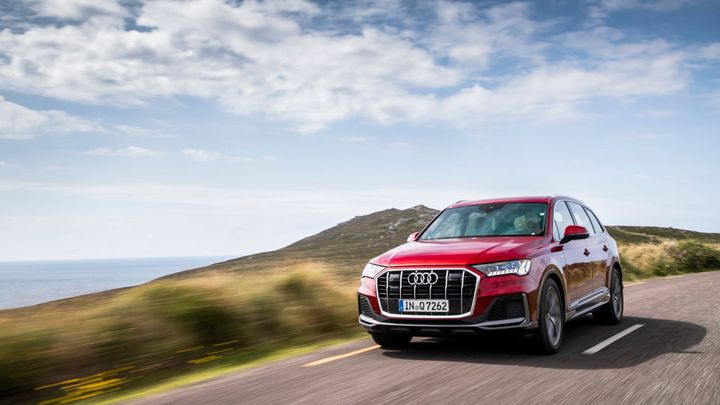 Audi Q7 udělalo skok o půl generace. Prémiové SUV omládlo víc, než se čekalo