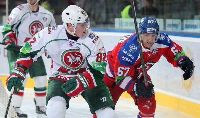 Hokej, KHL, Lev Praha - Kazaň: Martin Thornberg (67) - Jevgenij Medvěděv