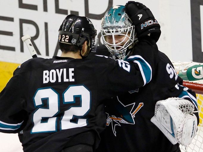 Niemi a Boyle slaví vítězství San Jose Sharks v play off 2013