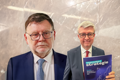 Opatrné sliby, dílčí změny. Ekonomické programy politických stran to hlavní neřeší
