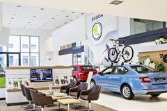 Škoda mění tvář autosalonů. Desetina prodejců může skončit