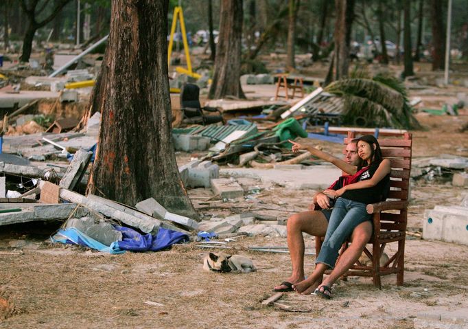 Uplynulo 15 let od ničivé vlny tsunami, která si 26. prosince 2004 vyžádala na pobřeží Indického oceánu v jihovýchodní Asii přes 230 000 mrtvých.