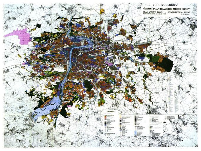 Počátkem 90. let vznikl přechodný územní plán se stabilizovanými oblastmi, kde vznikla shoda na jejich využití. Ostatní plochy zůstaly po přechodnou dobu neřeřešeny. Územní plán Prahy z roku 1994