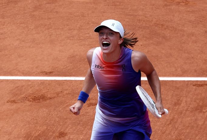 Iga Šwiateková slaví triumf ve finále Roland Garros 2024