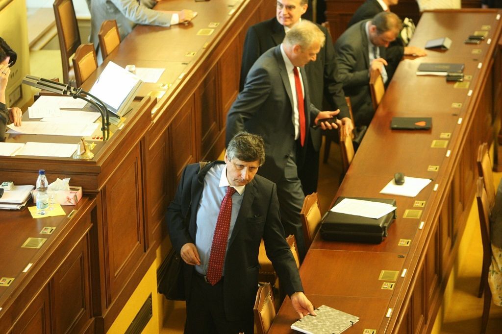 Jednání o rozpuštění sněmovny