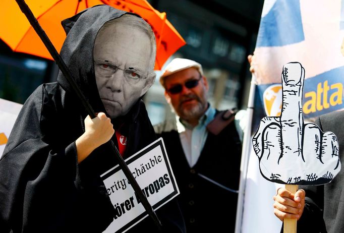 Protesty před Evropskou centrální bankou  ve Frankfurtu.