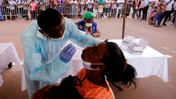 Konec lockdownů. Afrika jde cestou rozvolnění, s omikronem musí žít i bez očkování; Zdroj foto: Reuters