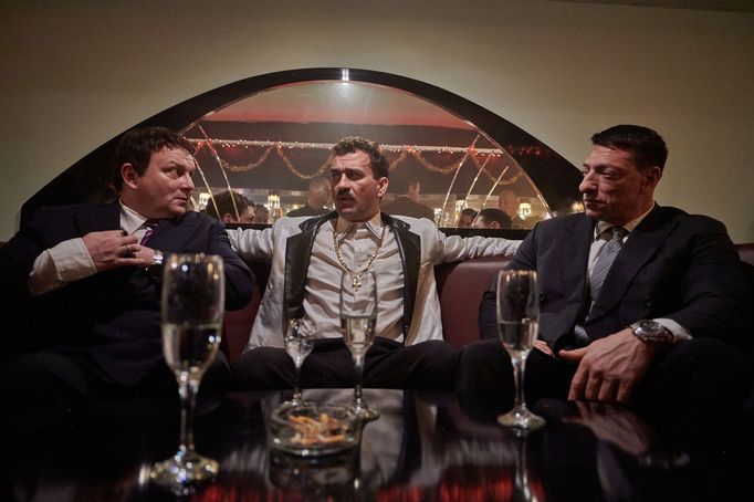 Gregor Hološka v roli Jána Kána, Milan Ondrík coby Mikuláš Černák a Gustáv Dietz jako Lojzo.