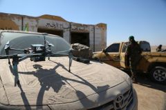 Islámský stát používá na bojišti malé drony. Zabili jsme jimi 14 nepřátel, chlubí se
