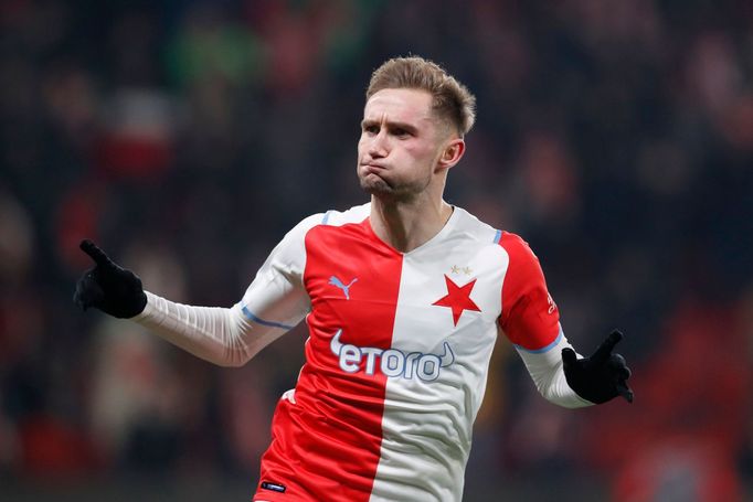 Jan Kuchta slaví gól v zápase EL Slavia - Feyenoord