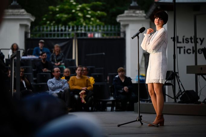 Snímek z inscenace Marta.