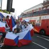 Olympijská štafeta v době probíhání kolem Českého domu den před Olympijskými hrami 2012.