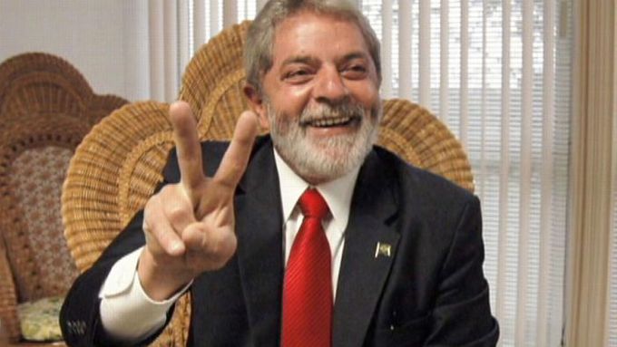 Prezident Luiz Inácio Lula da Silva neskrývá spokojenost.
