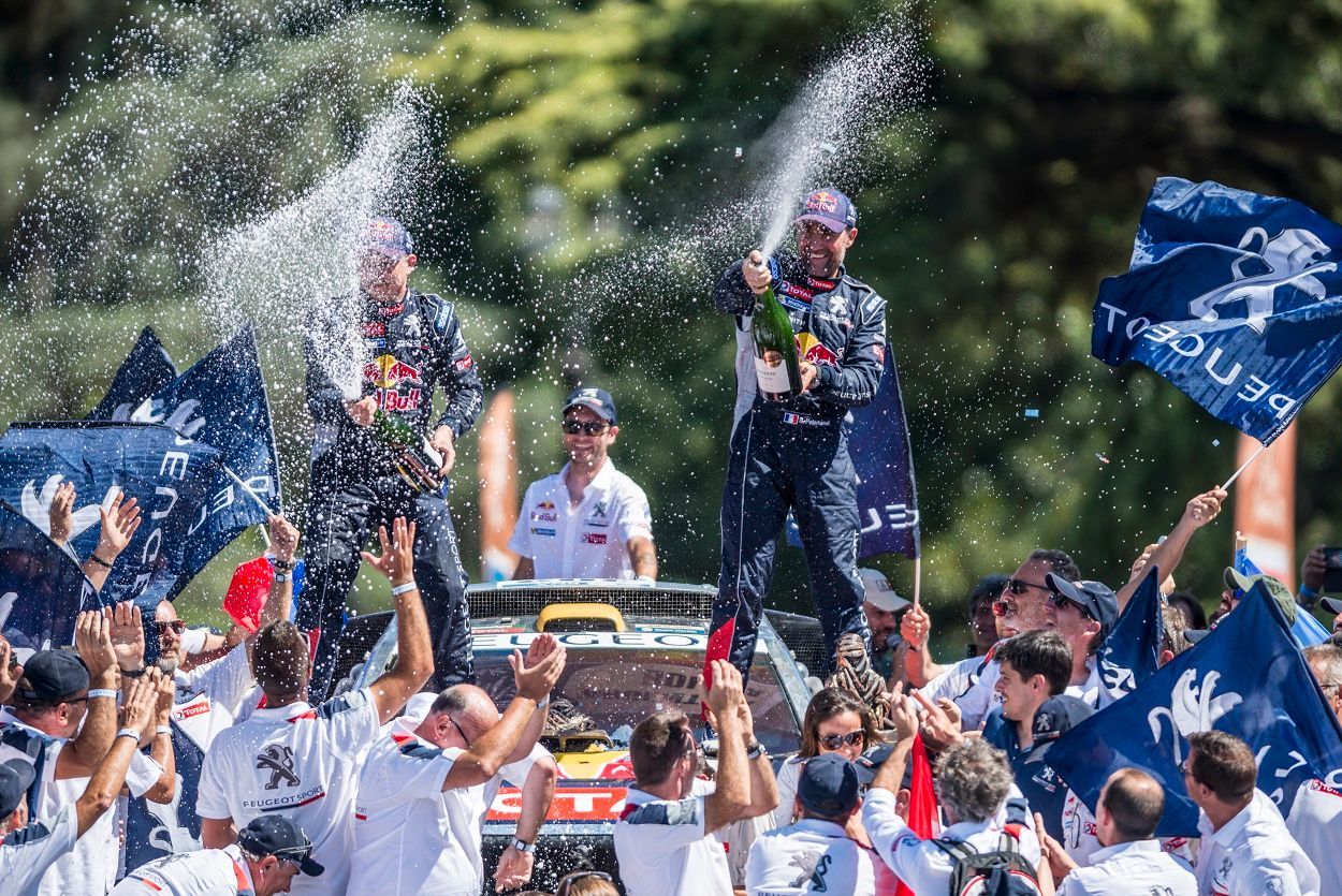 Peugeot 2008 DKR oslava vítězství dakar 2016