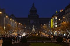 Muž, který se zapálil na Václavském náměstí, zemřel