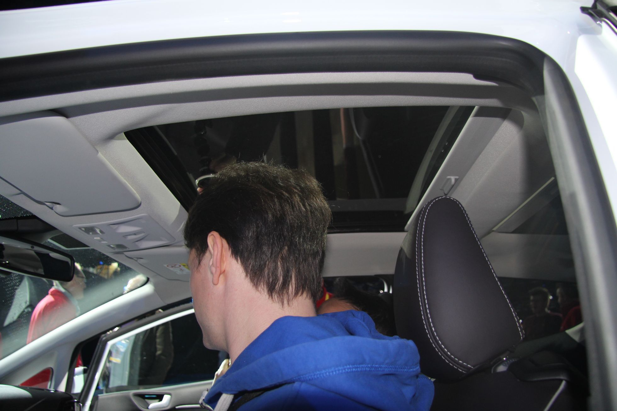 Ford Fiesta 2017 - 12 Vignale panoramatická střecha