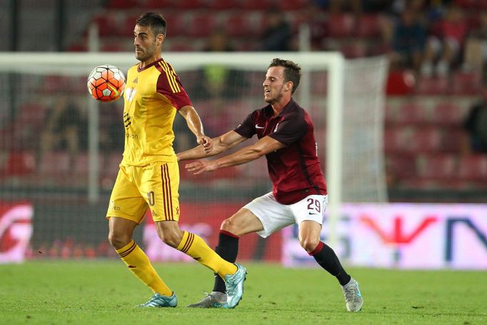 SL, Sparta-Dukla: Matěj Hybš (29) - Albiach Roger Néstor