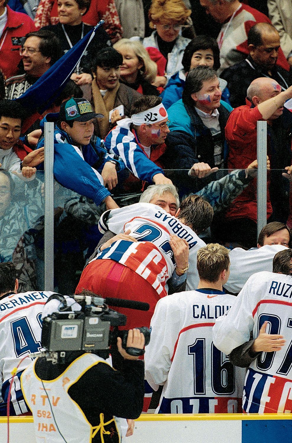 Herbert Slavík: hvězdy českého hokeje, fotoreportáž z NHL v době před OH v Naganu a snímky z Nagana