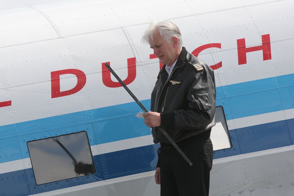 DC-3 na letišti v Ruzyni